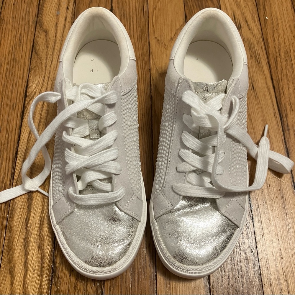 A New Day Maddison silver sneakers size 8
